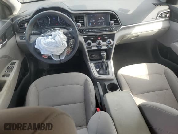 ✅ 2019 Hyundai Elantra SEL • VIN: 5NPD84LF4KH497478 • Лот: 82286005. Опубликован ранее на Copart с пробегом 110 464 миль. Бесплатный доступ к архиву аукционных продаж из США и подробный отчёт об истории автомобиля на DreamBid. Изображение 8.