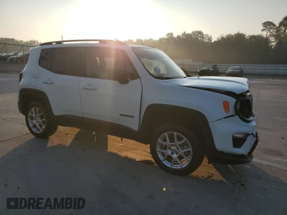 ✅ 2022 Jeep Renegade Latitude • VIN: ZACNJDB12NPN77062 • Lot: 81409335. Listed on Copart with 47,011 mi. Free auction sales archive from the USA and detailed vehicle history report at DreamBid. Image 4.