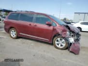 ✅ 2017 Toyota Sienna LE Auto Access Seat • VIN: 5TDKZ3DC6HS881638 • Lot: 64778585. Wystawiony na Copart z przebiegiem 69 829 mil. Bezpłatny archiwum sprzedaży aukcyjnych z USA i szczegółowy raport historii pojazdu na DreamBid. Zdjęcie 4.