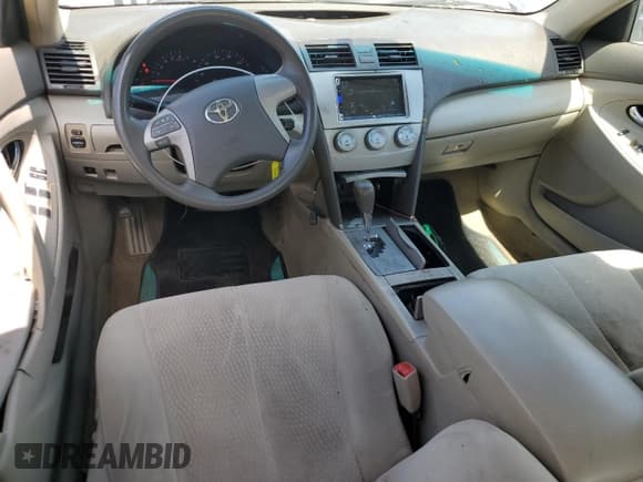 ✅ 2010 Toyota Camry LE • VIN: 4T1BF3EK5AU518470 • Lot: 80092605. Wystawiony na Copart z przebiegiem 221 951 mil. Bezpłatny archiwum sprzedaży aukcyjnych z USA i szczegółowy raport historii pojazdu na DreamBid. Zdjęcie 8.