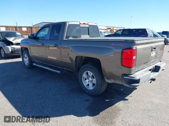 2015 Chevrolet Silverado 1500 LT z VIN 1GCVKREH4FZ272252, wystawiony jako IAAI lot #43392960 z przebiegiem 204 810 mil mil oraz . Historia ofert i sprzedaży dostępna na DreamBid. Obrazek 3.