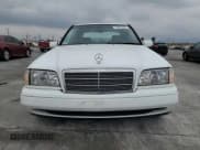 ✅ 1997 Mercedes-Benz C 230/260/280/320 • VIN: WDBHA28E3VF582237 • Lot: 76826534. Wystawiony na Copart z przebiegiem 240 702 mil. Bezpłatny archiwum sprzedaży aukcyjnych z USA i szczegółowy raport historii pojazdu na DreamBid. Zdjęcie 5.