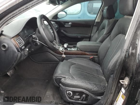 ✅ 2018 Audi A8 • VIN: WAU44AFD0JN000782 • Лот: 68575924. Опубликован ранее на Copart с пробегом 99 098 миль. Бесплатный доступ к архиву аукционных продаж из США и подробный отчёт об истории автомобиля на DreamBid. Изображение 8.