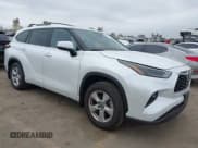 ✅ 2025 Toyota Highlander LE • VIN: 5TDKDRAH8SS550875 • Lot: 42414509. Wystawiony na IAAI z przebiegiem 1 806 mil. Bezpłatny archiwum sprzedaży aukcyjnych z USA i szczegółowy raport historii pojazdu na DreamBid. Zdjęcie 1.