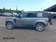 ✅ 2020 Land Rover Defender SE • VIN: SALEP7EU4L2019917 • Lot: 43071762. Wystawiony na IAAI z przebiegiem 67 781 mil. Bezpłatny archiwum sprzedaży aukcyjnych z USA i szczegółowy raport historii pojazdu na DreamBid. Zdjęcie 14.