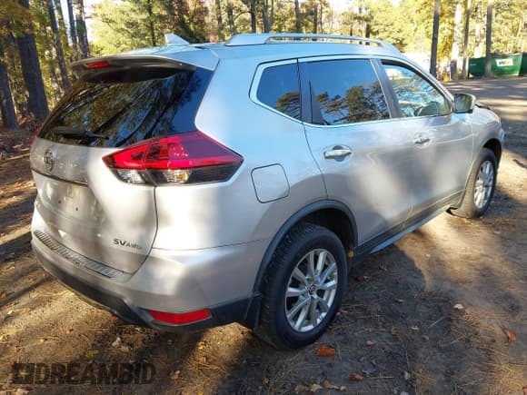 ✅ 2018 Nissan Rogue S • VIN: KNMAT2MV1JP599089 • Lot: 43562447. Wystawiony na IAAI z przebiegiem 69 323 mil. Bezpłatny archiwum sprzedaży aukcyjnych z USA i szczegółowy raport historii pojazdu na DreamBid. Zdjęcie 4.
