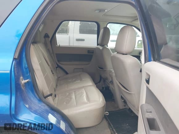 ✅ 2012 Ford Escape XLT • VIN: 1FMCU9DG9CKB78412 • Lot: 43079544. Wystawiony na IAAI z przebiegiem 156 263 mil. Bezpłatny archiwum sprzedaży aukcyjnych z USA i szczegółowy raport historii pojazdu na DreamBid. Zdjęcie 8.