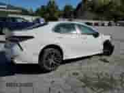 2022 Toyota Camry SE z VIN 4T1G11AK1NU666409, wystawiony jako Copart lot #70895345 z przebiegiem 109 652 mil mil oraz Szkoda całkowita • Salvage title. Historia ofert i sprzedaży dostępna na DreamBid. Obrazek 3.