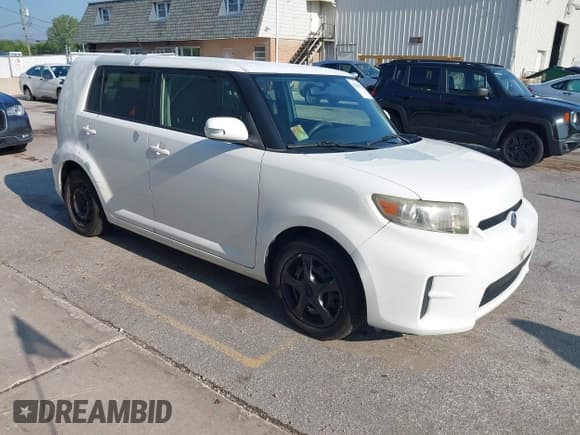 ✅ 2012 Scion xB • VIN: JTLZE4FE4CJ012299 • Lot: 42983181. Wystawiony na IAAI z przebiegiem 119 167 mil. Bezpłatny archiwum sprzedaży aukcyjnych z USA i szczegółowy raport historii pojazdu na DreamBid. Zdjęcie 1.