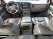 ✅ 2003 GMC Yukon XL • VIN: 1GKFK66U13J320867 • Lot: 81297375. Listed on Copart with 293,545 mi. Free auction sales archive from the USA and detailed vehicle history report at DreamBid. Image 8.