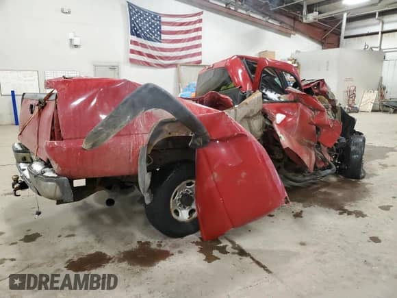 2003 Chevrolet Silverado 2500HD Work Truck с VIN 1GCHK24U23E343552, выставлен на аукционе Copart как лот 39566983 с пробегом 271 401 миль миль и На запчасти • Non repairable. История ставок и продаж доступна на DreamBid. Изображение 3.