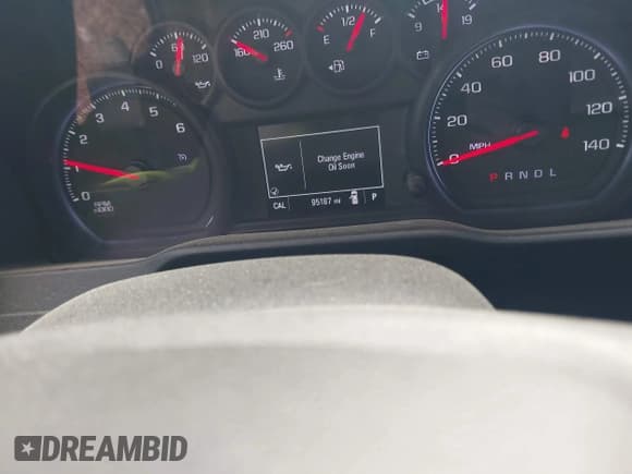 ✅ 2020 Chevrolet Silverado 1500 Custom • VIN: 1GCRWBEF3LZ196448 • Lot: 41508665. Wystawiony na IAAI z przebiegiem 95 187 mil. Bezpłatny archiwum sprzedaży aukcyjnych z USA i szczegółowy raport historii pojazdu na DreamBid. Zdjęcie 15.