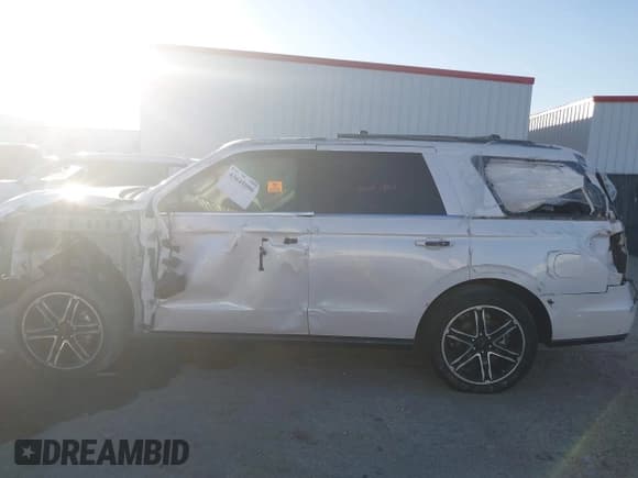 ✅ 2019 Ford Expedition Limited • VIN: 1FMJU2AT9KEA52631 • Lot: 43645090. Listed on IAAI with 96,466 mi. Free auction sales archive from the USA and detailed vehicle history report at DreamBid. Image 13.
