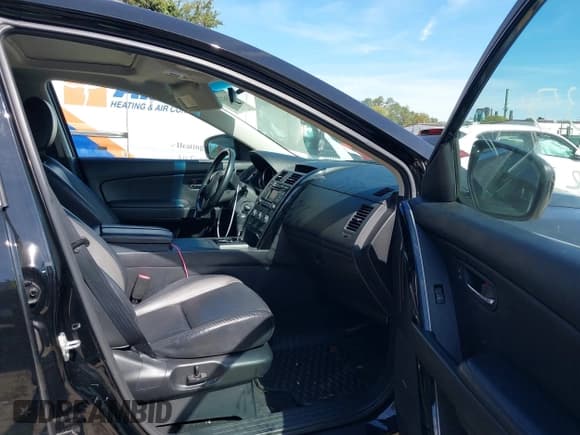 ✅ 2012 Mazda CX-9 Touring • VIN: JM3TB2CV9C0363290 • Lot: 43367374. Wystawiony na IAAI z przebiegiem 197 991 mil. Bezpłatny archiwum sprzedaży aukcyjnych z USA i szczegółowy raport historii pojazdu na DreamBid. Zdjęcie 5.