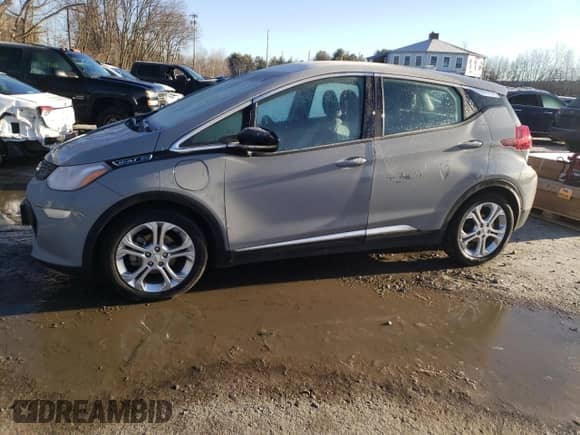 2020 Chevrolet Bolt EV LT z VIN 1G1FY6S0XL4114449, wystawiony jako Copart lot #40391804 z przebiegiem 21 088 mil mil oraz . Historia ofert i sprzedaży dostępna na DreamBid. Obrazek 1.