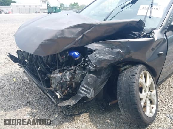 ✅ 2008 Mazda 3 i Touring • VIN: JM1BK12F481877994 • Lot: 42828603. Wystawiony na IAAI z przebiegiem 193 502 mil. Bezpłatny archiwum sprzedaży aukcyjnych z USA i szczegółowy raport historii pojazdu na DreamBid. Zdjęcie 6.