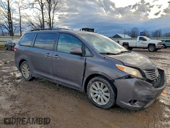 ✅ 2013 Toyota Sienna XLE • VIN: 5TDDK3DC7DS055579 • Лот: 94544765. Опубликован ранее на Copart с пробегом 194 015 миль. Бесплатный доступ к архиву аукционных продаж из США и подробный отчёт об истории автомобиля на DreamBid. Изображение 4.