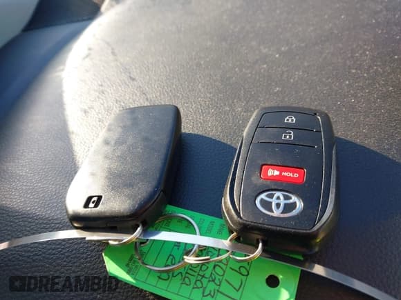 ✅ 2023 Toyota Corolla Cross LE • VIN: 7MUBAAAG2PV048135 • Лот: 43488213. Опубликован ранее на IAAI с пробегом 48 192 миль. Бесплатный доступ к архиву аукционных продаж из США и подробный отчёт об истории автомобиля на DreamBid. Изображение 11.