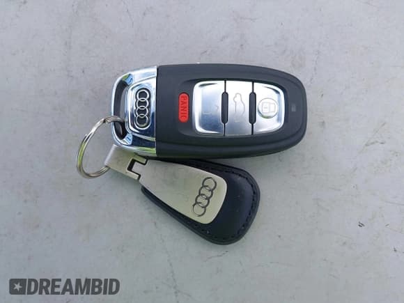 ✅ 2014 Audi Q5 Premium Plus • VIN: WA1LFAFP2EA037200 • Lot: 43907895. Listed on IAAI with 131,413 mi. Free auction sales archive from the USA and detailed vehicle history report at DreamBid. Image 11.