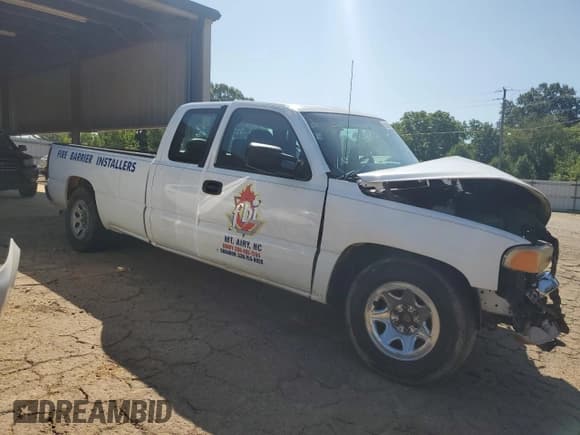 ✅ 2003 GMC Sierra 1500 • VIN: 1GTEC19TX3E326007 • Лот: 58394025. Опубликован ранее на Copart с пробегом Не указан. Бесплатный доступ к архиву аукционных продаж из США и подробный отчёт об истории автомобиля на DreamBid. Изображение 4.