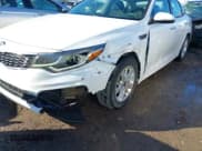 ✅ 2019 Kia Optima S • VIN: 5XXGT4L33KG275219 • Lot: 43594823. Wystawiony na IAAI z przebiegiem 98 311 mil. Bezpłatny archiwum sprzedaży aukcyjnych z USA i szczegółowy raport historii pojazdu na DreamBid. Zdjęcie 12.