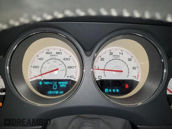 ✅ 2014 Dodge Challenger SXT • VIN: 2C3CDYAG9EH133472 • Lot: 44821425. Wystawiony na Copart z przebiegiem 132 298 mil. Bezpłatny archiwum sprzedaży aukcyjnych z USA i szczegółowy raport historii pojazdu na DreamBid. Zdjęcie 9.