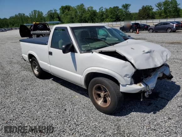 2002 Chevrolet S-10 LS с VIN 1GCCS145328251781, выставлен на аукционе Copart как лот 54455095 с пробегом 214 107 миль миль и Списание • Salvage title. История ставок и продаж доступна на DreamBid. Изображение 4.