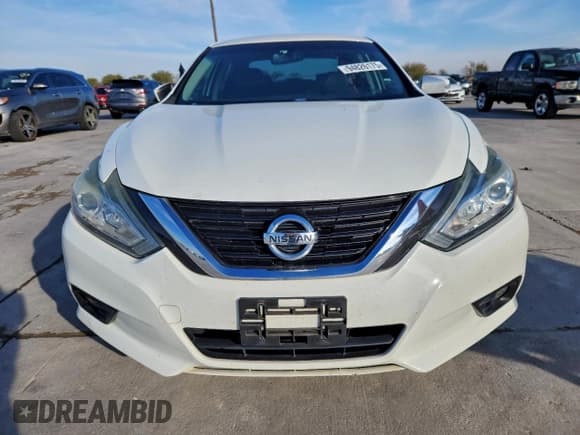 ✅ 2018 Nissan Altima S • VIN: 1N4AL3AP6JC181409 • Lot: 94826175. Wystawiony na Copart z przebiegiem 198 492 mil. Bezpłatny archiwum sprzedaży aukcyjnych z USA i szczegółowy raport historii pojazdu na DreamBid. Zdjęcie 5.