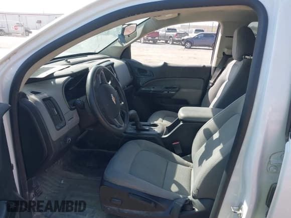 ✅ 2019 Chevrolet Colorado 2WD Work Truck • VIN: 1GCGSBEA7K1302243 • Lot: 42049966. Wystawiony na IAAI z przebiegiem 104 209 mil. Bezpłatny archiwum sprzedaży aukcyjnych z USA i szczegółowy raport historii pojazdu na DreamBid. Zdjęcie 5.