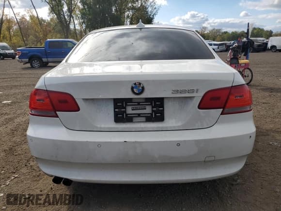 ✅ 2010 BMW 3 Series 328i xDrive • VIN: WBAWC3C58AP470860 • Лот: 74222844. Опубликован ранее на Copart с пробегом Не указан. Бесплатный доступ к архиву аукционных продаж из США и подробный отчёт об истории автомобиля на DreamBid. Изображение 6.