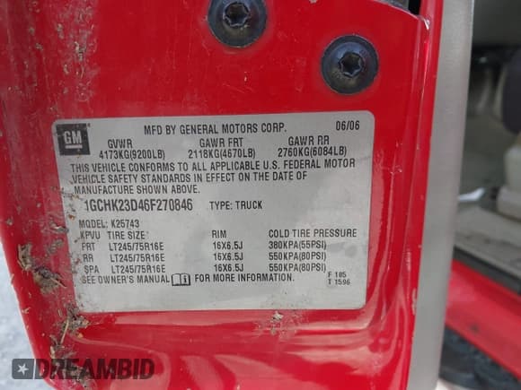 ✅ 2006 Chevrolet Silverado 2500HD LT3 • VIN: 1GCHK23D46F270846 • Lot: 41395200. Wystawiony na IAAI z przebiegiem 213 315 mil. Bezpłatny archiwum sprzedaży aukcyjnych z USA i szczegółowy raport historii pojazdu na DreamBid. Zdjęcie 9.