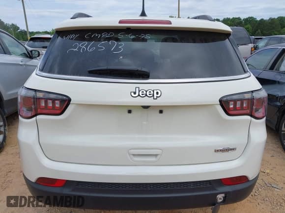 ✅ 2018 Jeep Compass Latitude • VIN: 3C4NJCBB6JT286573 • Lot: 42302783. Wystawiony na IAAI z przebiegiem 30 124 mil. Bezpłatny archiwum sprzedaży aukcyjnych z USA i szczegółowy raport historii pojazdu na DreamBid. Zdjęcie 16.