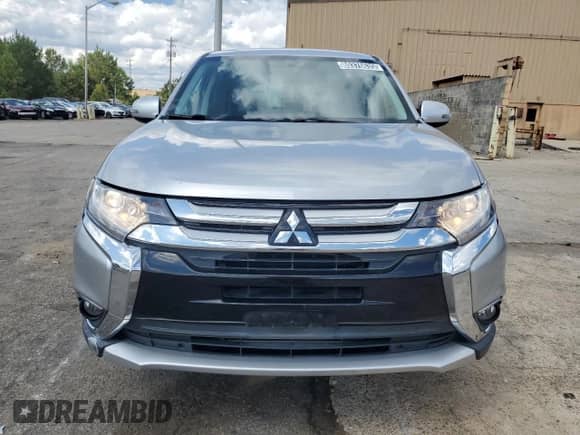 2018 Mitsubishi Outlander SE with VIN JA4AD3A35JJ004201, listed as a Copart auction lot 80376635 with 130,567 mi miles and Clean title. Bid and sale history available at DreamBid. Image 5.