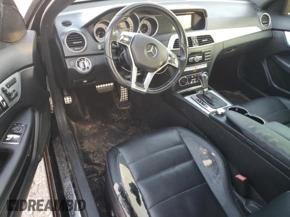 ✅ 2015 Mercedes-Benz C 250 • VIN: WDDGJ4HB6FG368990 • Лот: 92635455. Опубликован ранее на Copart с пробегом 123 667 миль. Бесплатный доступ к архиву аукционных продаж из США и подробный отчёт об истории автомобиля на DreamBid. Изображение 8.