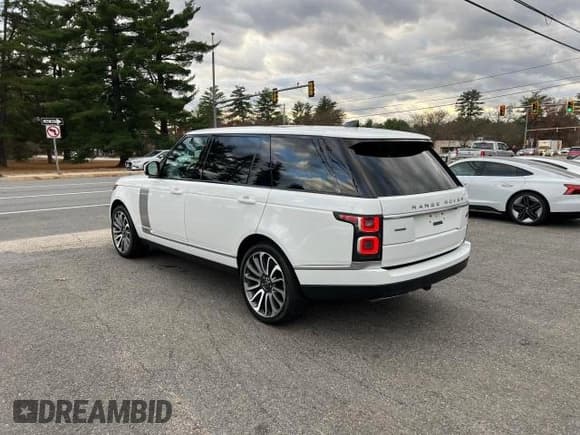 ✅ 2018 Land Rover Range Rover • VIN: SALGS5RE1JA388333 • Лот: 84897194. Опубликован ранее на Copart с пробегом 136 191 миль. Бесплатный доступ к архиву аукционных продаж из США и подробный отчёт об истории автомобиля на DreamBid. Изображение 3.