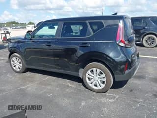 ✅ 2023 Kia Soul LX • VIN: KNDJ23AU0P7874903 • Lot: 43515925. Wystawiony na IAAI z przebiegiem 59 130 mil. Bezpłatny archiwum sprzedaży aukcyjnych z USA i szczegółowy raport historii pojazdu na DreamBid. Zdjęcie 3.