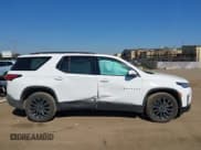 ✅ 2024 Chevrolet Traverse • VIN: 1GNESYKW0RJ134800 • Lot: 43366172. Wystawiony na IAAI z przebiegiem 47 399 mil. Bezpłatny archiwum sprzedaży aukcyjnych z USA i szczegółowy raport historii pojazdu na DreamBid. Zdjęcie 13.