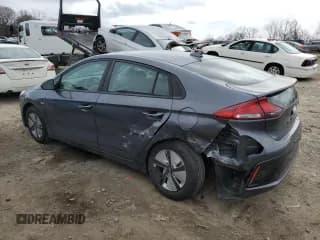 ✅ 2018 Hyundai Ioniq Blue • VIN: KMHC65LC8JU075341 • Lot: 46263705. Wystawiony na Copart z przebiegiem 69 368 mil. Bezpłatny archiwum sprzedaży aukcyjnych z USA i szczegółowy raport historii pojazdu na DreamBid. Zdjęcie 2.