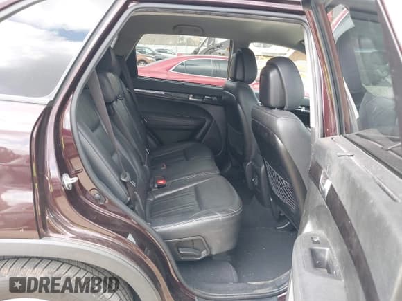 ✅ 2014 Kia Sorento EX • VIN: 5XYKU4A72EG467826 • Lot: 43671116. Wystawiony na IAAI z przebiegiem 188 713 mil. Bezpłatny archiwum sprzedaży aukcyjnych z USA i szczegółowy raport historii pojazdu na DreamBid. Zdjęcie 8.