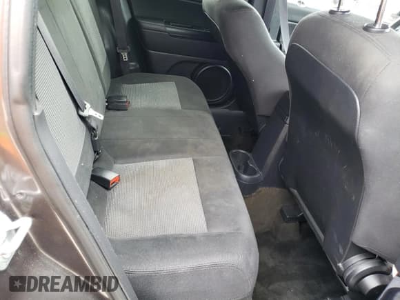 ✅ 2016 Jeep Compass Sport • VIN: 1C4NJDBB8GD662307 • Lot: 83978645. Wystawiony na Copart z przebiegiem 233 187 mil. Bezpłatny archiwum sprzedaży aukcyjnych z USA i szczegółowy raport historii pojazdu na DreamBid. Zdjęcie 11.