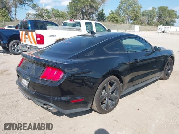 ✅ 2023 Ford Mustang GT • VIN: 1FA6P8CF3P5303958 • Lot: 43230140. Wystawiony na IAAI z przebiegiem 38 669 mil. Bezpłatny archiwum sprzedaży aukcyjnych z USA i szczegółowy raport historii pojazdu na DreamBid. Zdjęcie 4.
