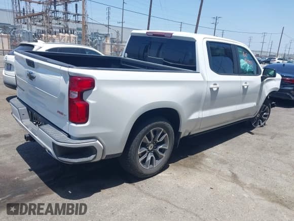 ✅ 2021 Chevrolet Silverado 1500 RST • VIN: 3GCUYEED1MG358762 • Lot: 42544777. Wystawiony na IAAI z przebiegiem 27 782 mil. Bezpłatny archiwum sprzedaży aukcyjnych z USA i szczegółowy raport historii pojazdu na DreamBid. Zdjęcie 4.