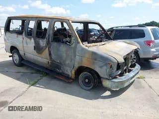 ✅ 2012 Ford Econoline Passenger XL • VIN: 1FBNE3BL3CDA29817 • Lot: 42531181. Wystawiony na IAAI z przebiegiem 276 585 mil. Bezpłatny archiwum sprzedaży aukcyjnych z USA i szczegółowy raport historii pojazdu na DreamBid. Zdjęcie 1.