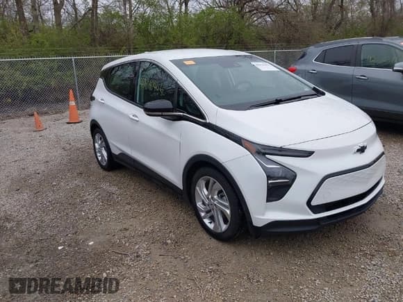 ✅ 2023 Chevrolet Bolt EV 1LT • VIN: 1G1FW6S0XP4107805 • Lot: 42010466. Wystawiony na IAAI z przebiegiem 18 625 mil. Bezpłatny archiwum sprzedaży aukcyjnych z USA i szczegółowy raport historii pojazdu na DreamBid. Zdjęcie 1.