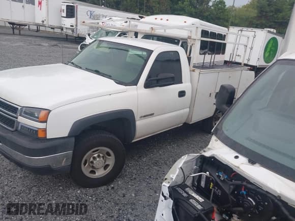 ✅ 2007 Chevrolet Silverado 2500HD Work Truck • VIN: 1GBHC24U97E116012 • Lot: 42885122. Wystawiony na IAAI z przebiegiem 189 444 mil. Bezpłatny archiwum sprzedaży aukcyjnych z USA i szczegółowy raport historii pojazdu na DreamBid. Zdjęcie 14.