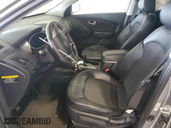 2013 Hyundai Tucson GLS z VIN KM8JU3AC2DU650509, wystawiony jako Copart lot #66956835 z przebiegiem 217 167 mil mil oraz Czysty tytuł • Clean title. Historia ofert i sprzedaży dostępna na DreamBid. Obrazek 7.