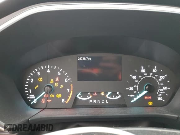 ✅ 2022 Ford Escape SE • VIN: 1FMCU0G69NUA90059 • Lot: 68037715. Wystawiony na Copart z przebiegiem 28 788 mil. Bezpłatny archiwum sprzedaży aukcyjnych z USA i szczegółowy raport historii pojazdu na DreamBid. Zdjęcie 9.