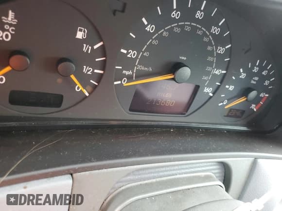 ✅ 2000 Mercedes-Benz E 320/430 4 Matic • VIN: WDBJH82J6YX039226 • Lot: 72559034. Listed on Copart with 213,680 mi. Free auction sales archive from the USA and detailed vehicle history report at DreamBid. Image 9.