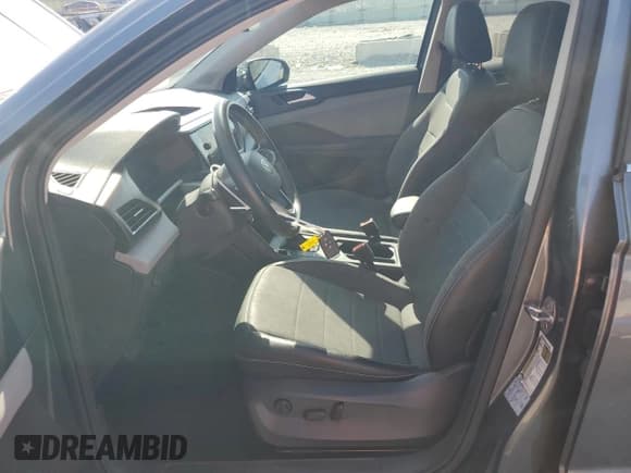 ✅ 2022 Volkswagen Taos SE • VIN: 3VVLX7B21NM013698 • Lot: 84470975. Wystawiony na Copart z przebiegiem 56 233 mil. Bezpłatny archiwum sprzedaży aukcyjnych z USA i szczegółowy raport historii pojazdu na DreamBid. Zdjęcie 7.