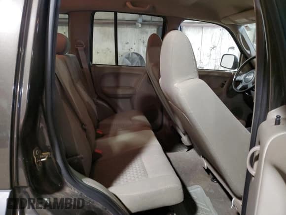 ✅ 2006 Jeep Liberty Sport • VIN: 1J4GL48K46W137297 • Лот: 84189315. Опубликован ранее на Copart с пробегом 104 609 миль. Бесплатный доступ к архиву аукционных продаж из США и подробный отчёт об истории автомобиля на DreamBid. Изображение 11.